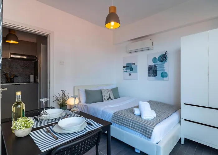 Burst W/ Balcony In * Λάρνακα