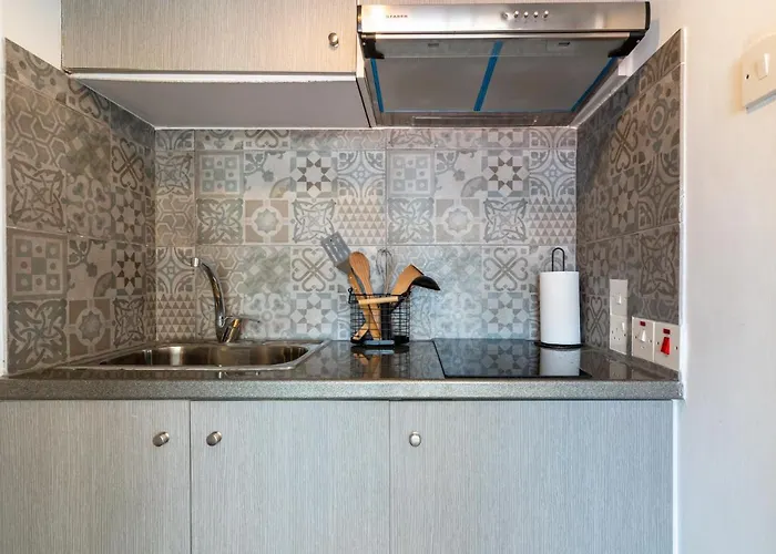 Διαμέρισμα Burst W/ Balcony In *