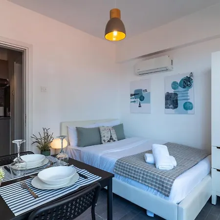 Burst W/ Balcony In * Ларнака