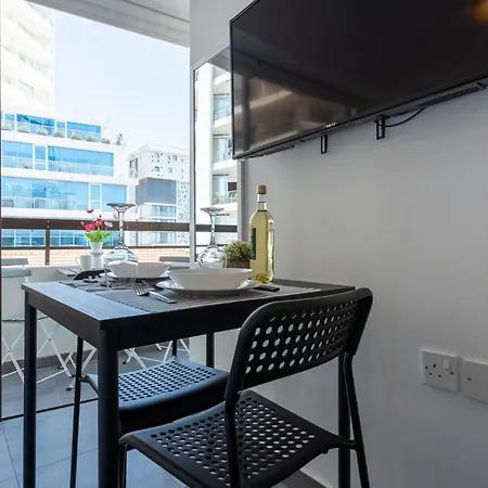 Daire Burst W/ Balcony In *