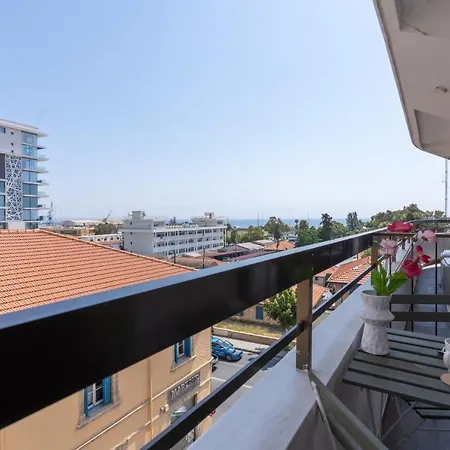 Burst W/ Balcony In * Larnaca