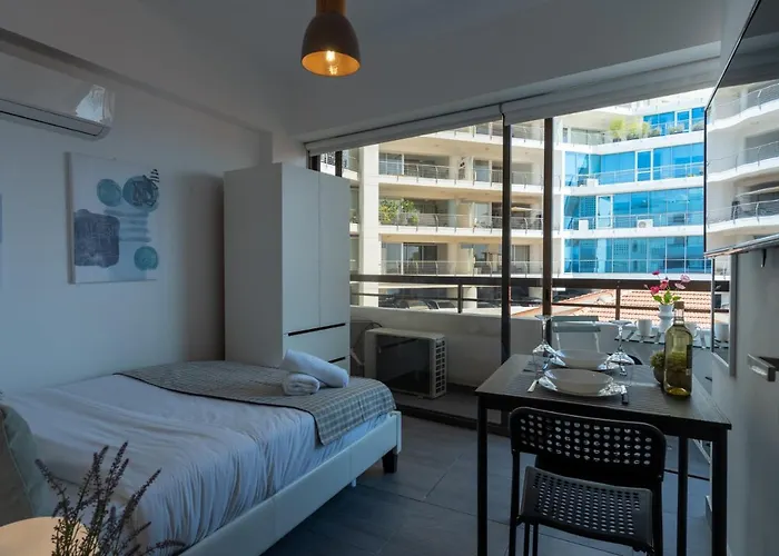 Burst W/ Balcony In Larnaca