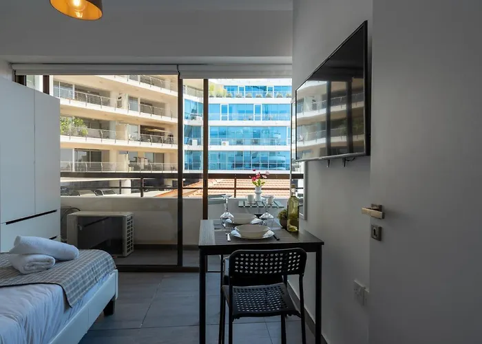 Lejlighed Burst W/ Balcony In *