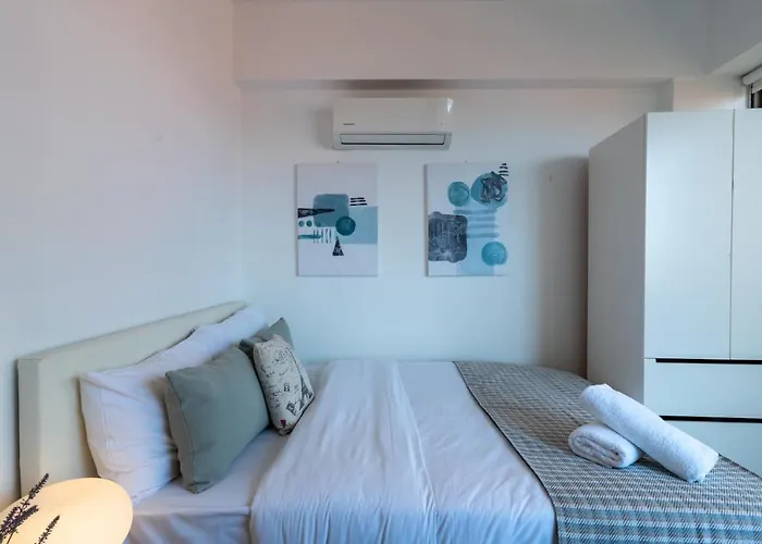 Lejlighed Burst W/ Balcony In *